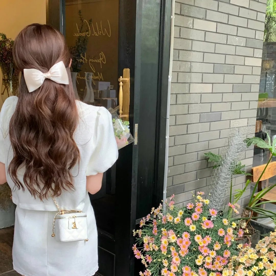 我想变成鸟，所以跳起来